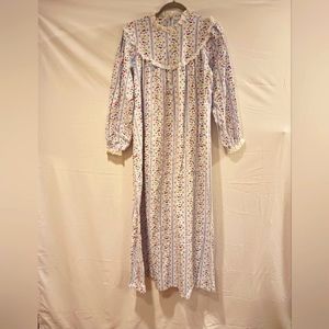 Lanz Of Salzburg White Floral Granny Nightgown Size Petite